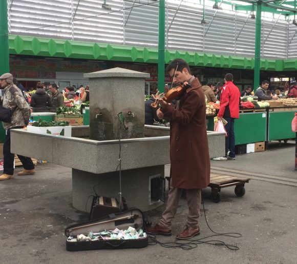 Violinista na pijaci, Beograd