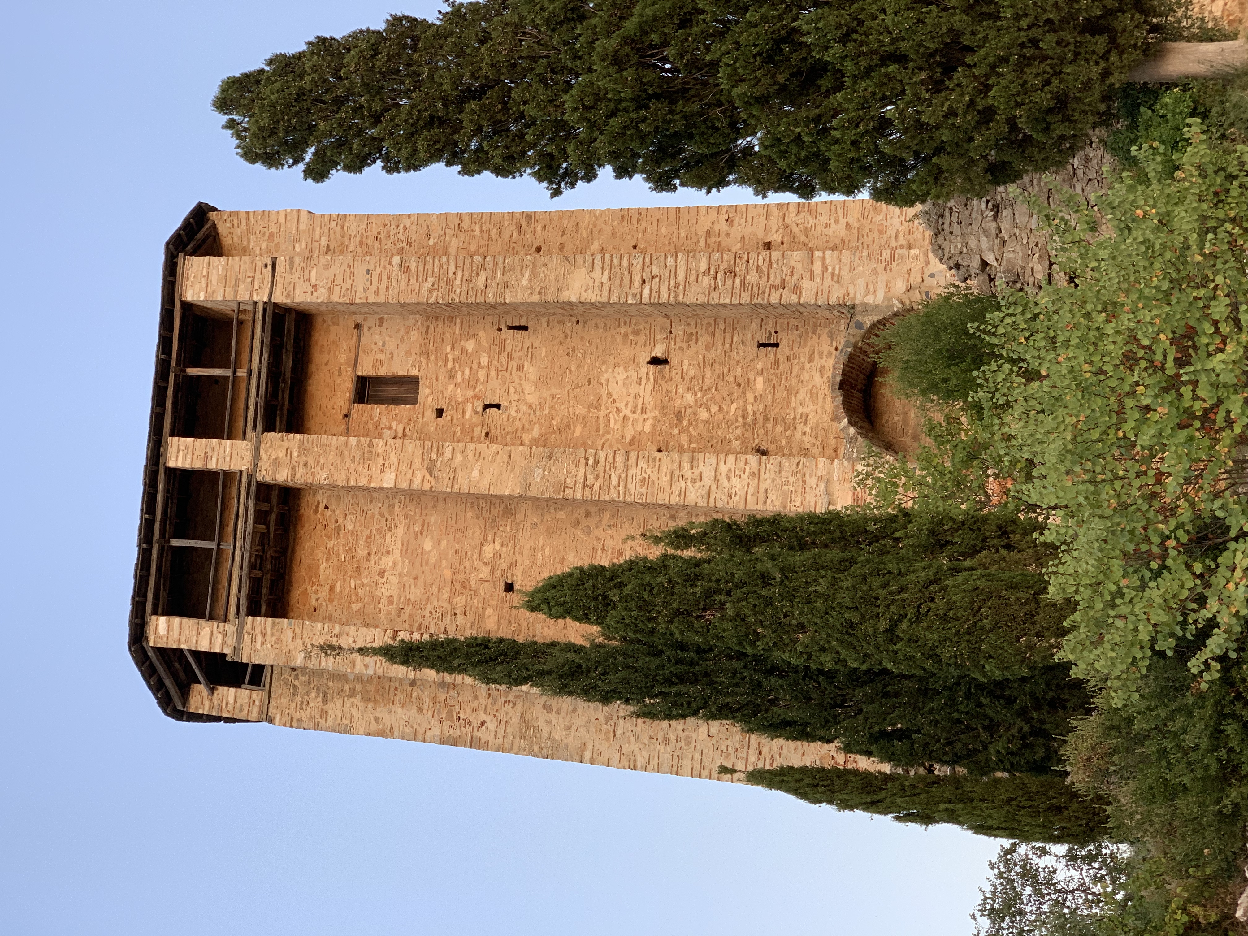 Милутинов пирг - одбранбена кула Хиландара.