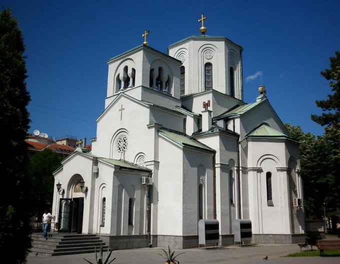 Crkva sv. Save koju su Obrenovići podigli na Vračaru.
